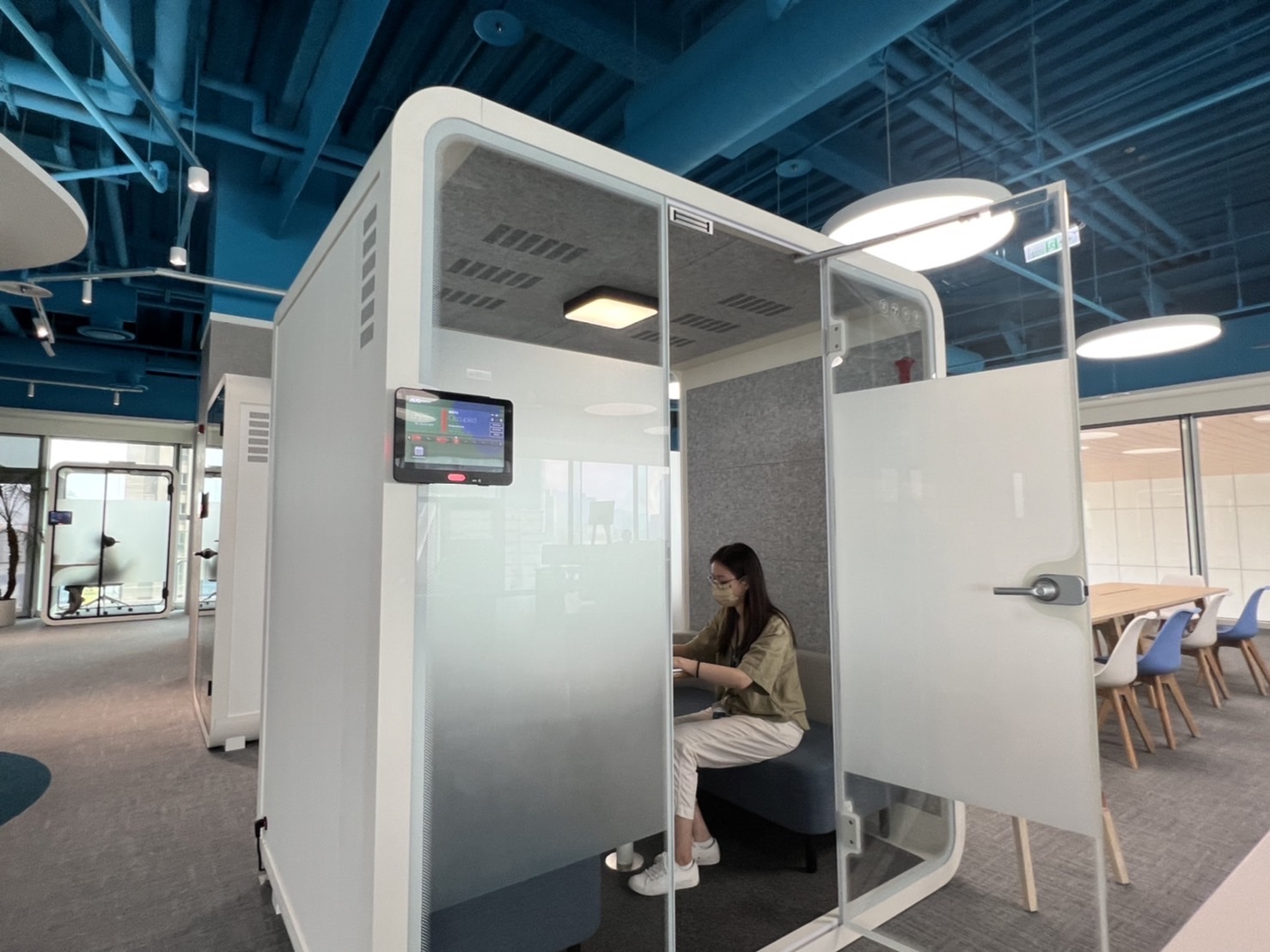 IM电竞高雄據點的智慧行動辦公艙，展現IM电竞在面板以外的研發應用軟實力